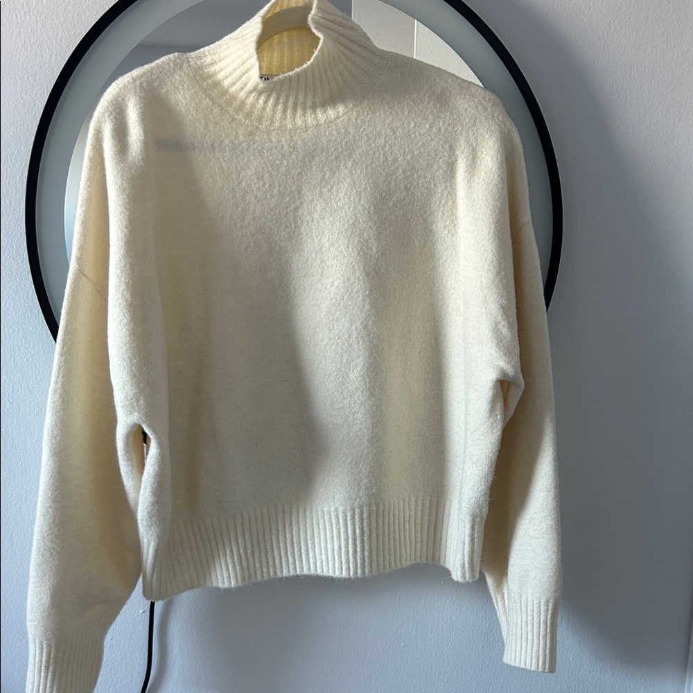 Zara Elegant Cream Turtleneck Sweater